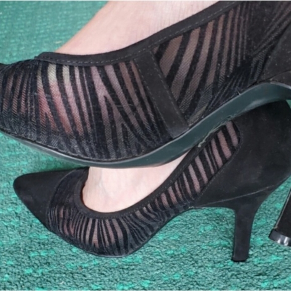 Naturalizer Shoes - Black Naturalizer zebra mesh pumps 8.5